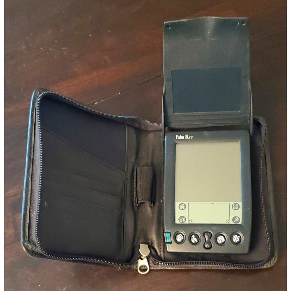Palm IIIxe PDA Touch Screen 8MB Palm OS 160x160 B&W LCD w/ Zippered Case